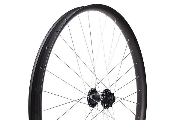 Колесо 29"MTB переднее, двойной обод Citron DP-40 29" 32H, втулка Solon DH928TF32H, Disc ,100*15мм, 2 промподшипника, крепление IS6, ось 15мм, черный Колесо 29"MTB переднее, двойной обод Citron DP-40 29" 32H, втулка Solon DH928TF32H, Disc ,100*15мм, 2 промподшипника, крепление IS6, ось 15мм, черный